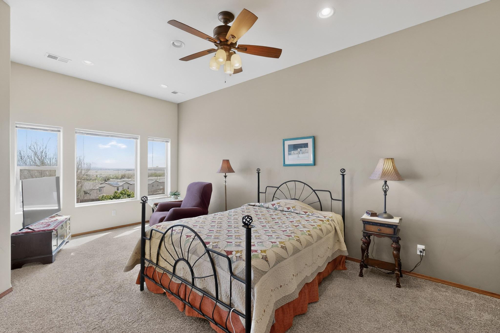 1521 Valley View Drive SW