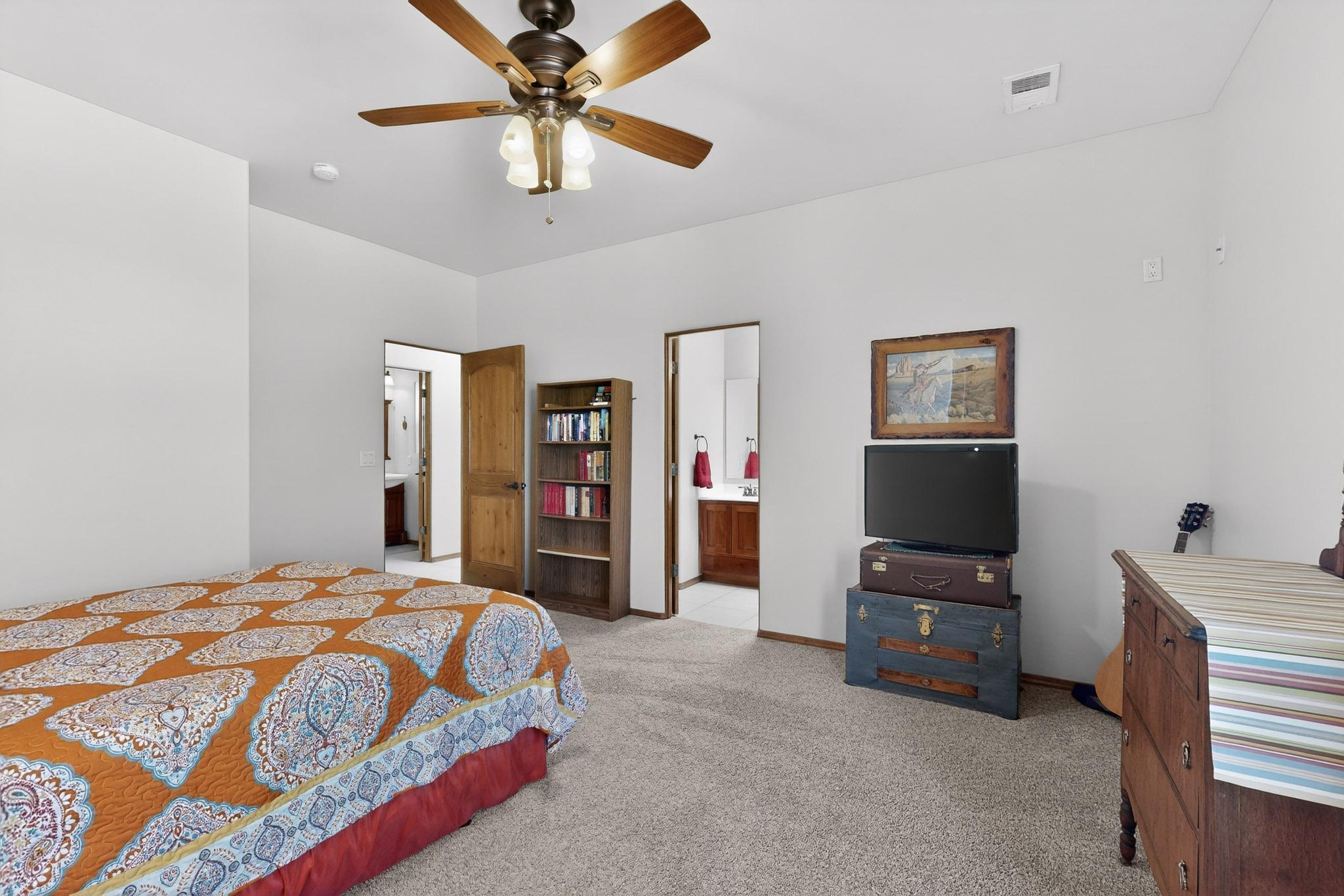 1521 Valley View Drive SW