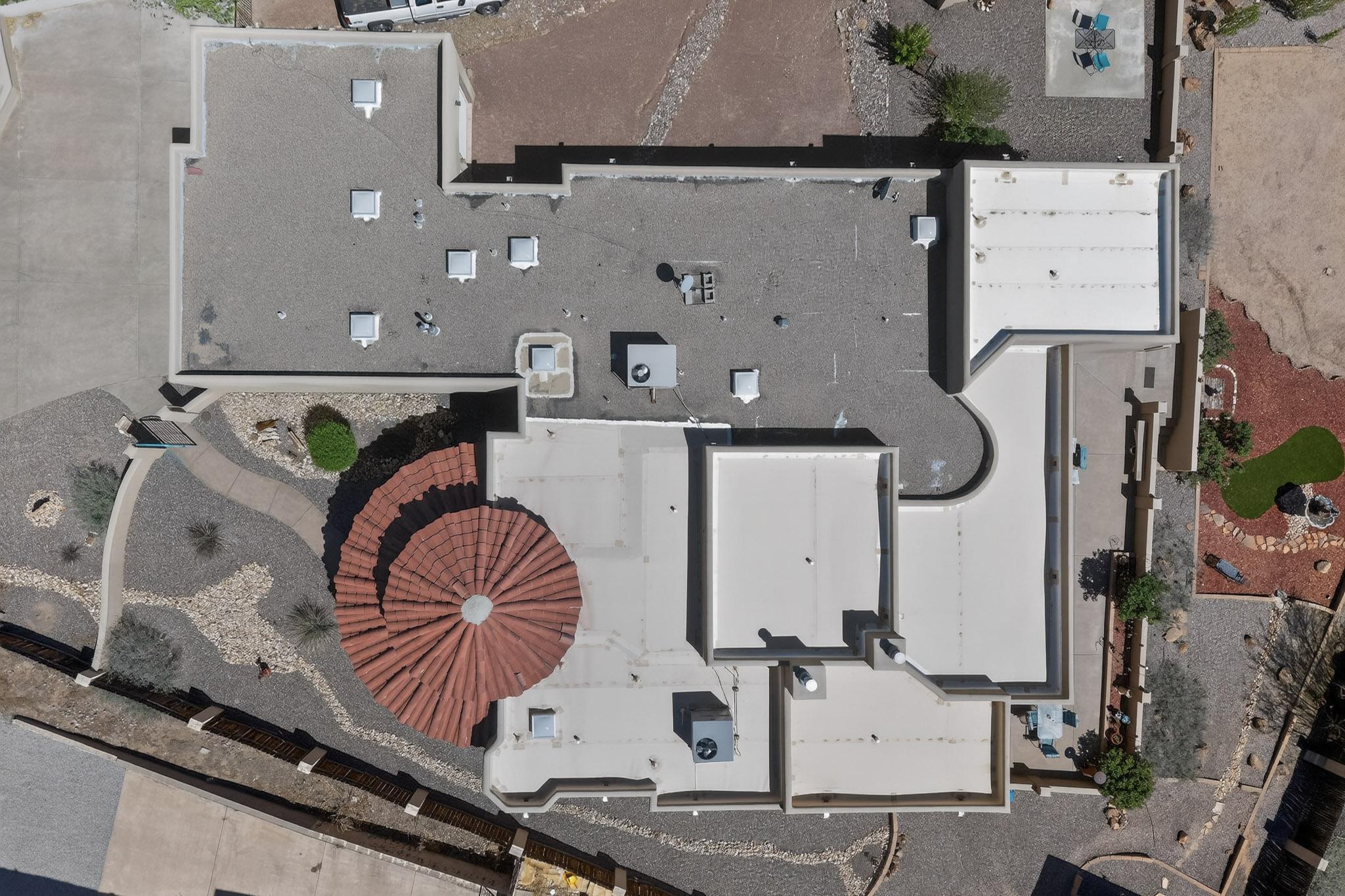 1521 Valley View Drive SW