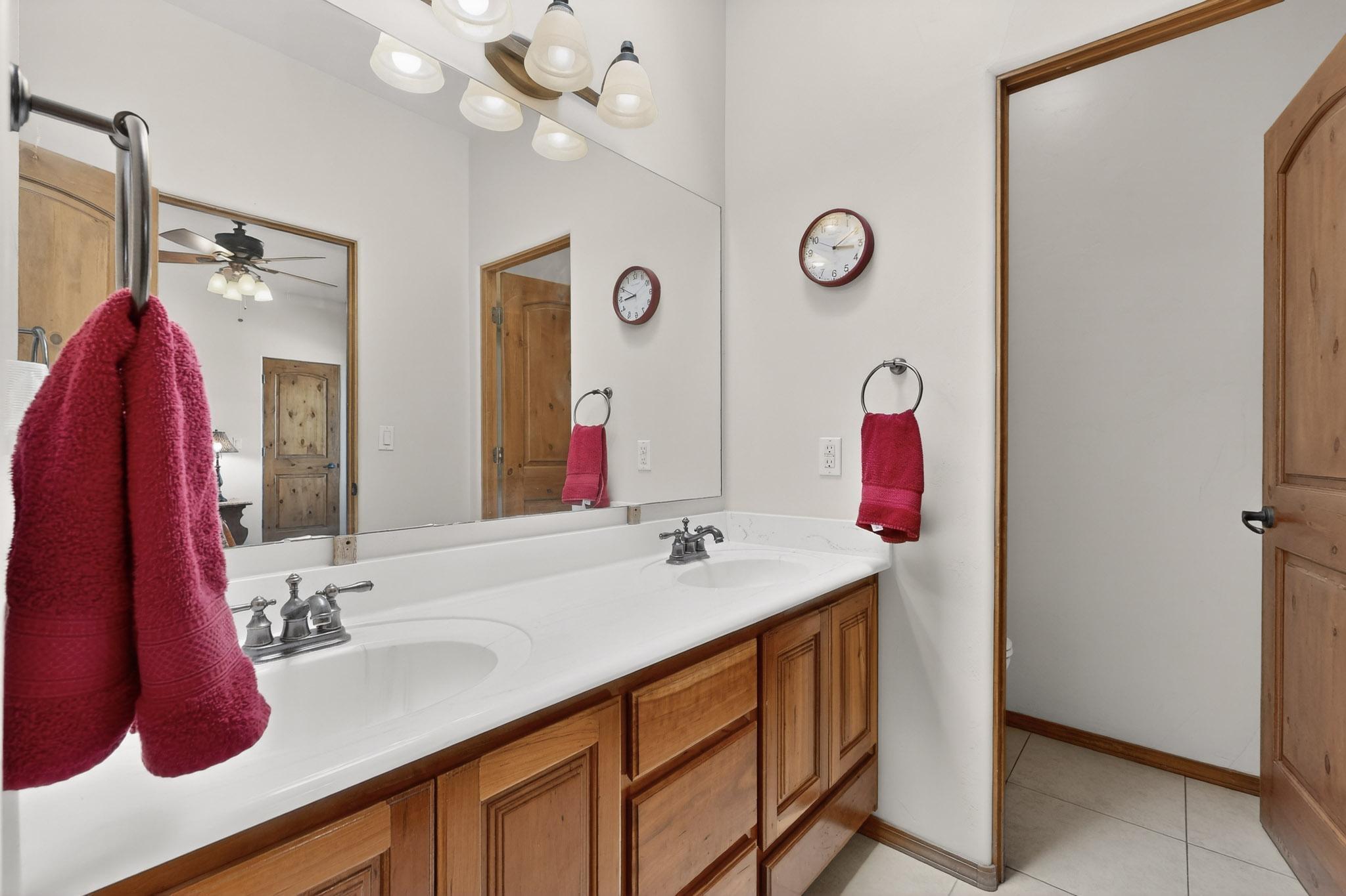 1521 Valley View Drive SW