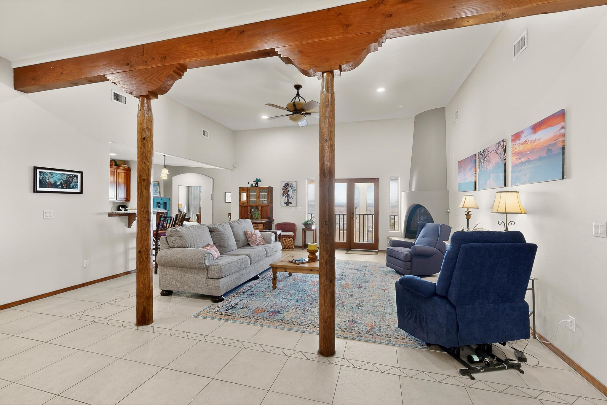 1521 Valley View Drive SW