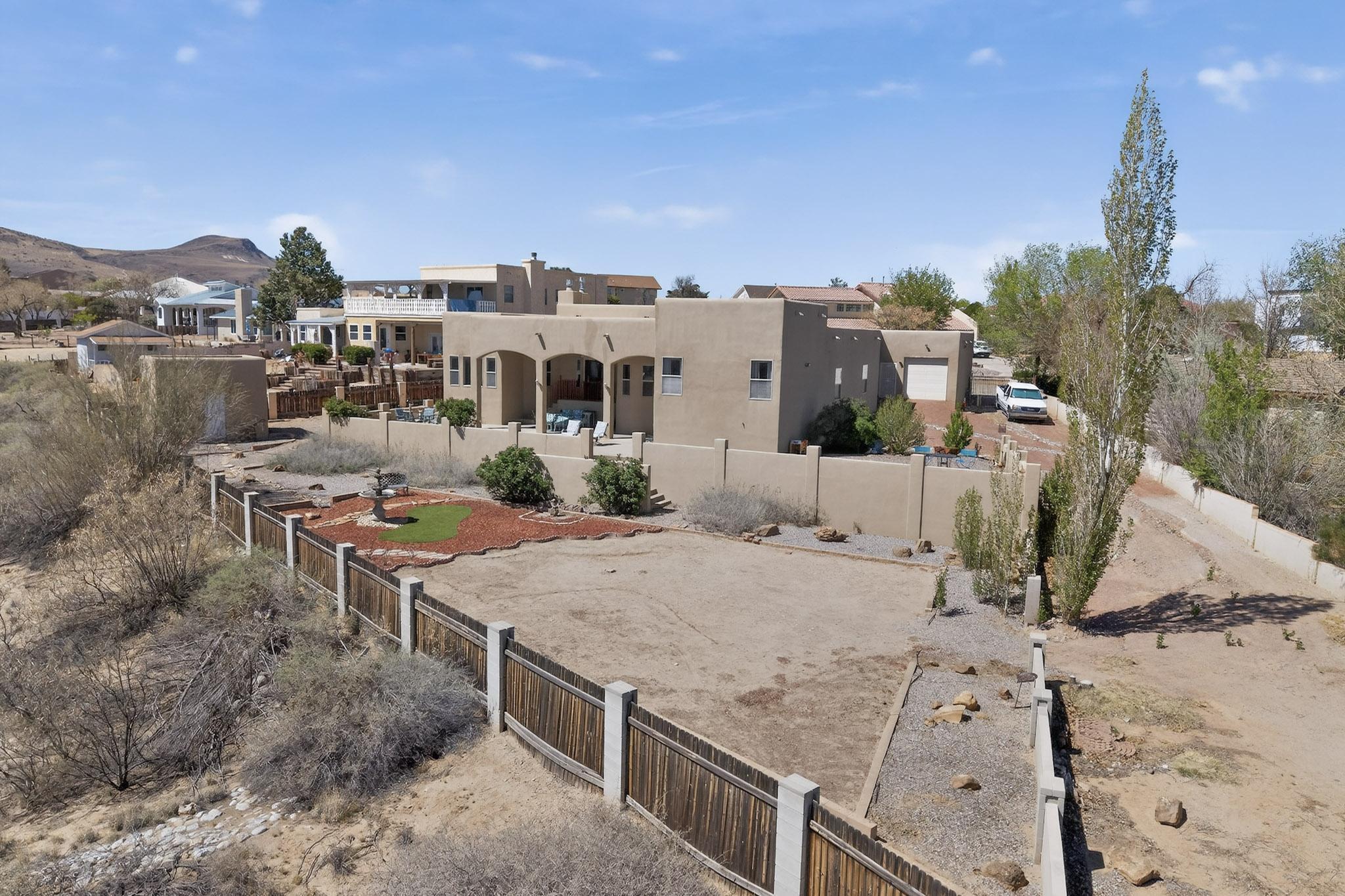 1521 Valley View Drive SW