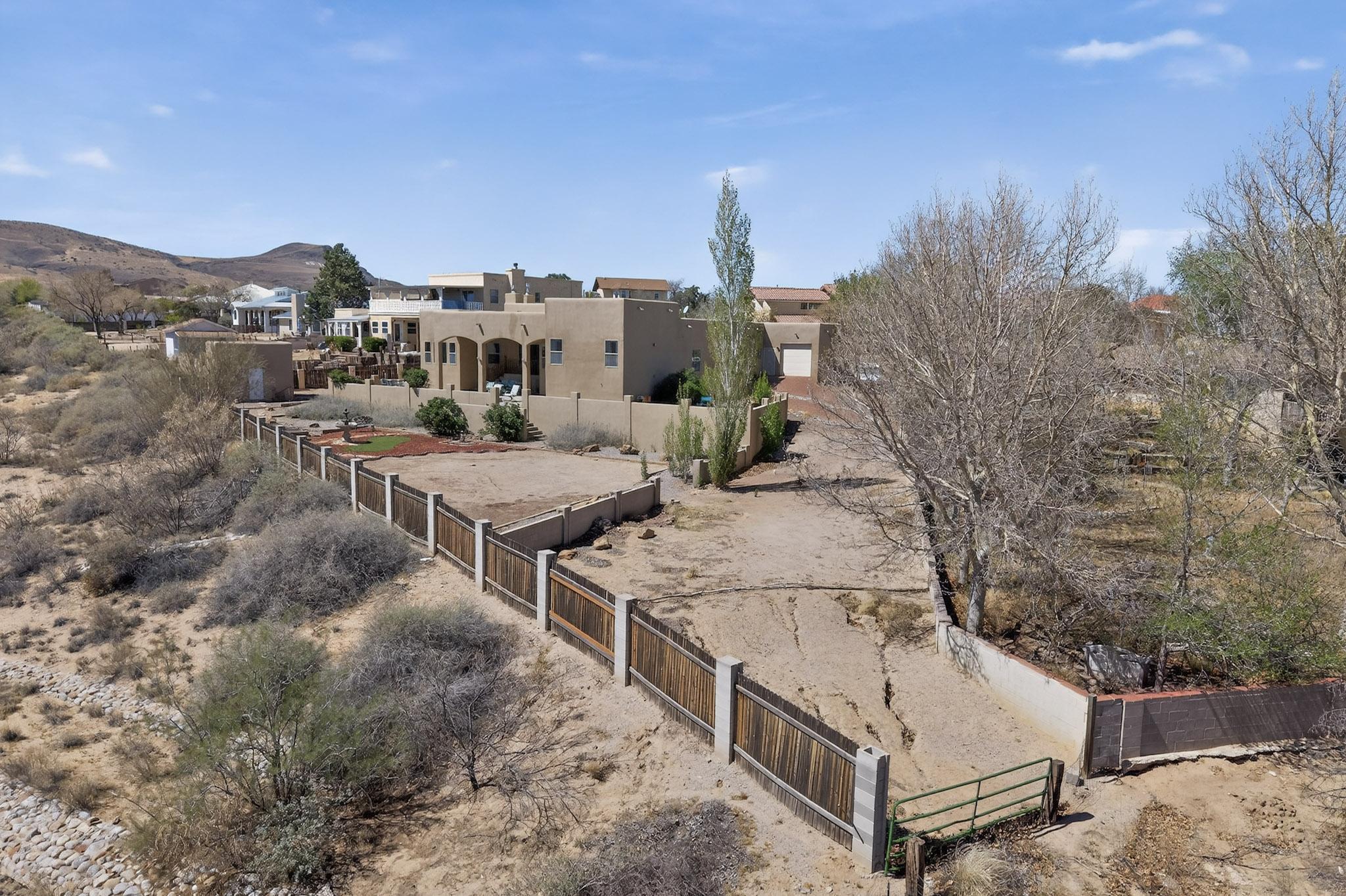 1521 Valley View Drive SW