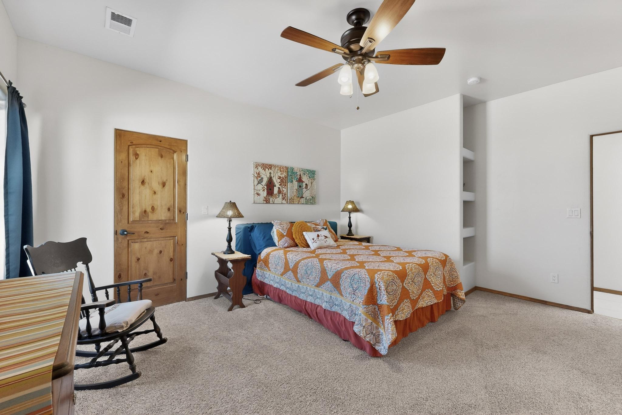 1521 Valley View Drive SW