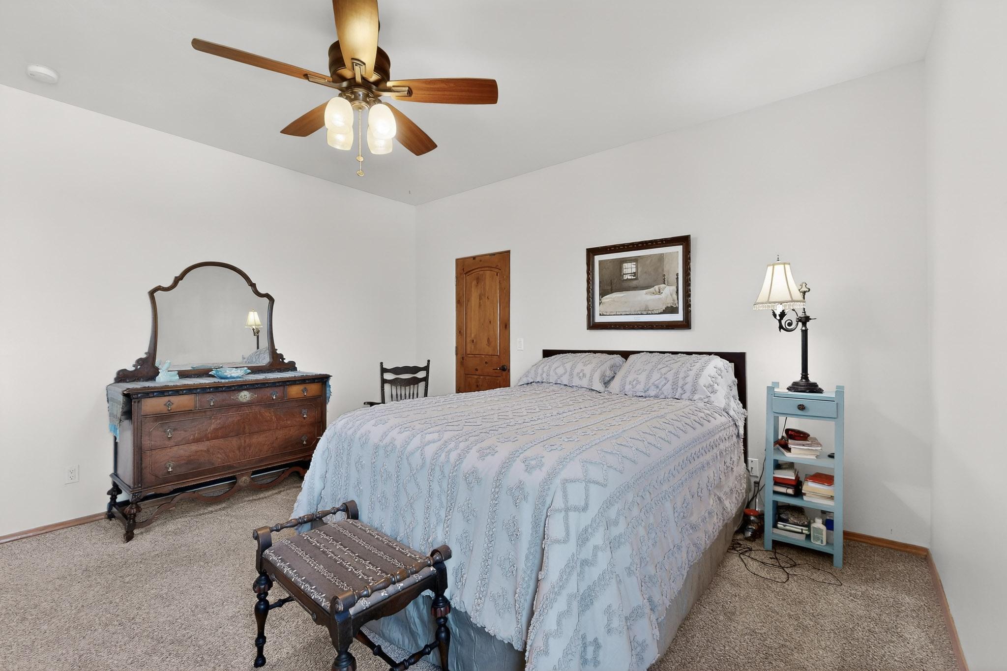 1521 Valley View Drive SW