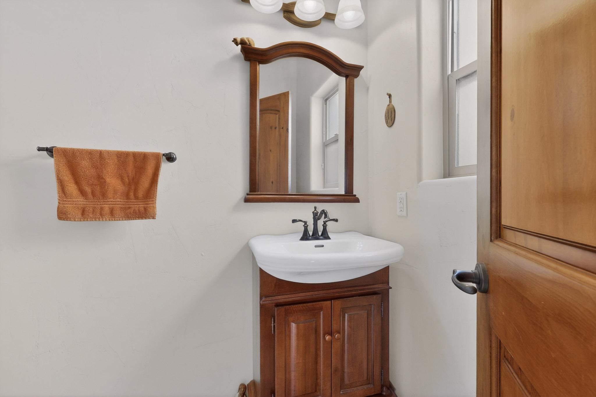 1521 Valley View Drive SW