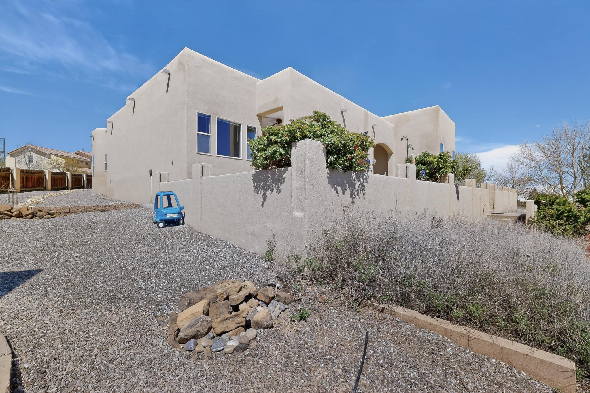 1521 Valley View Drive SW