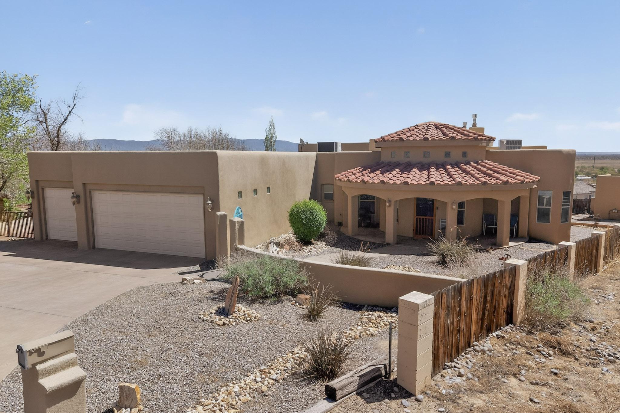 1521 Valley View Drive SW