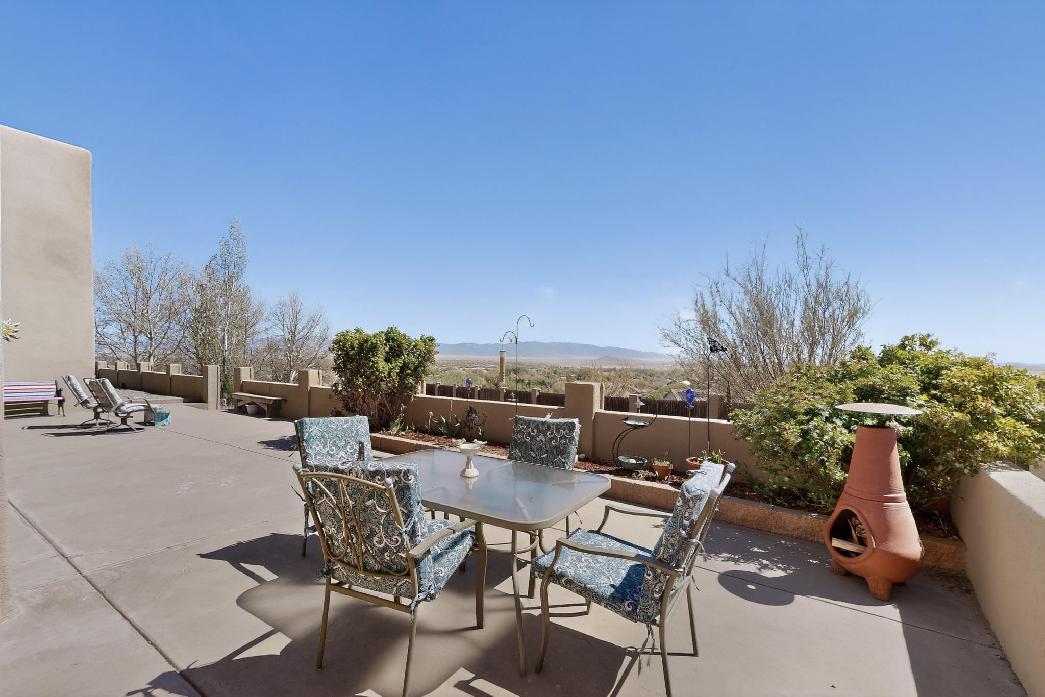 1521 Valley View Drive SW