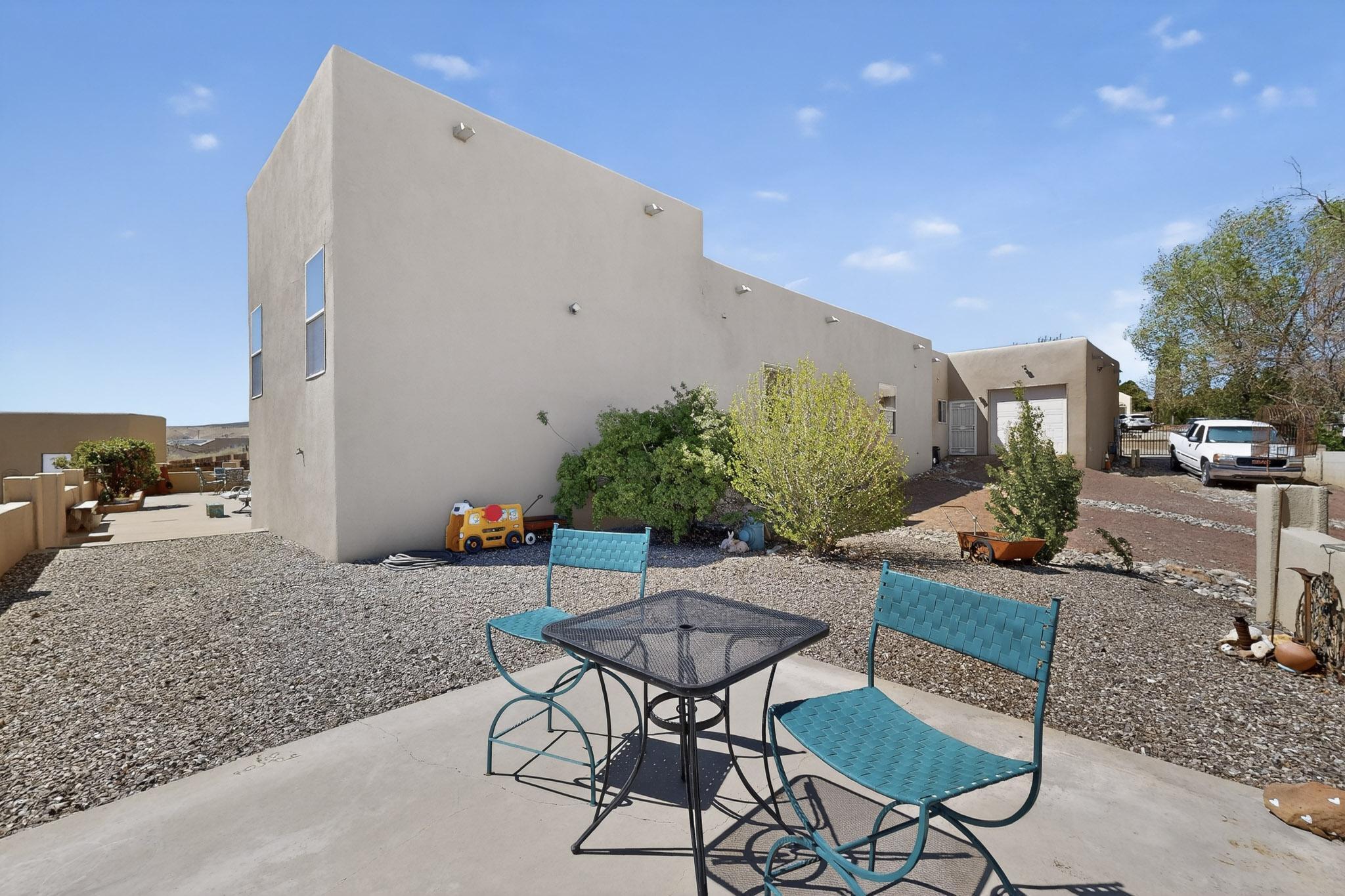 1521 Valley View Drive SW