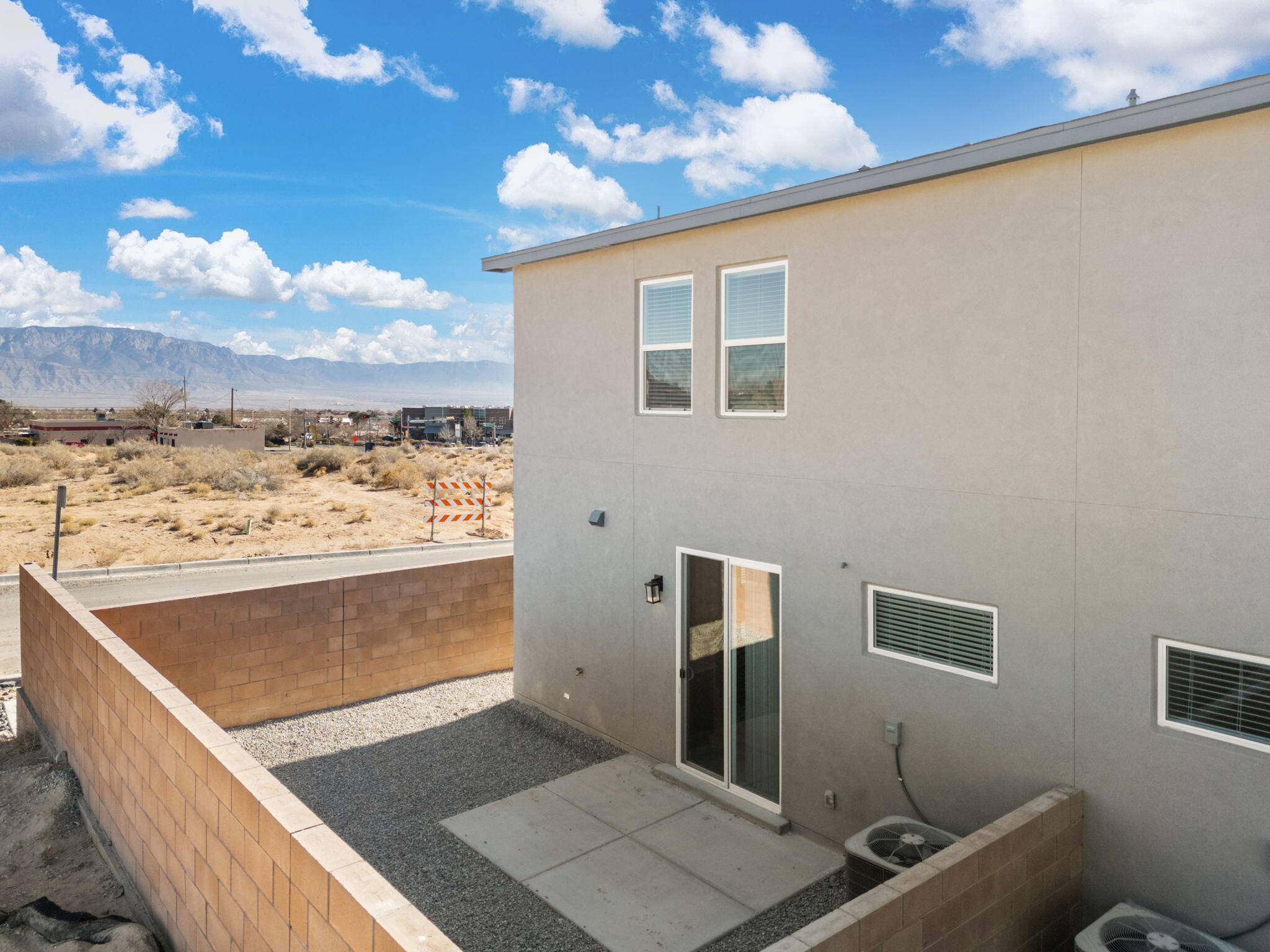 1899 S Sunrise Lane SE
