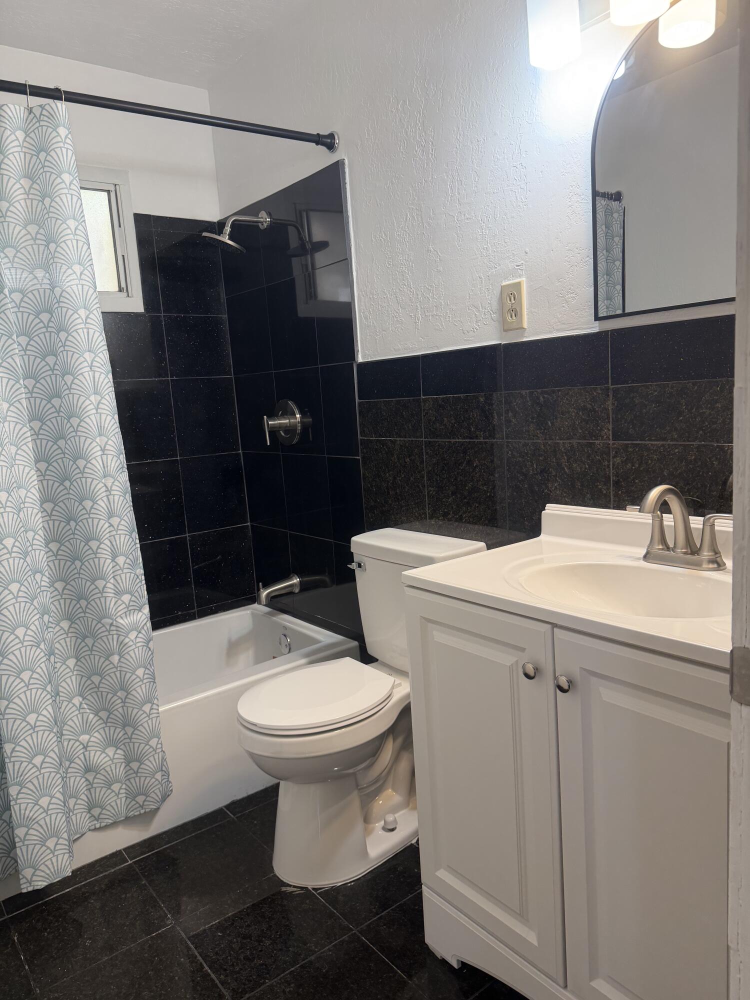 9018 Phoenix Avenue NE