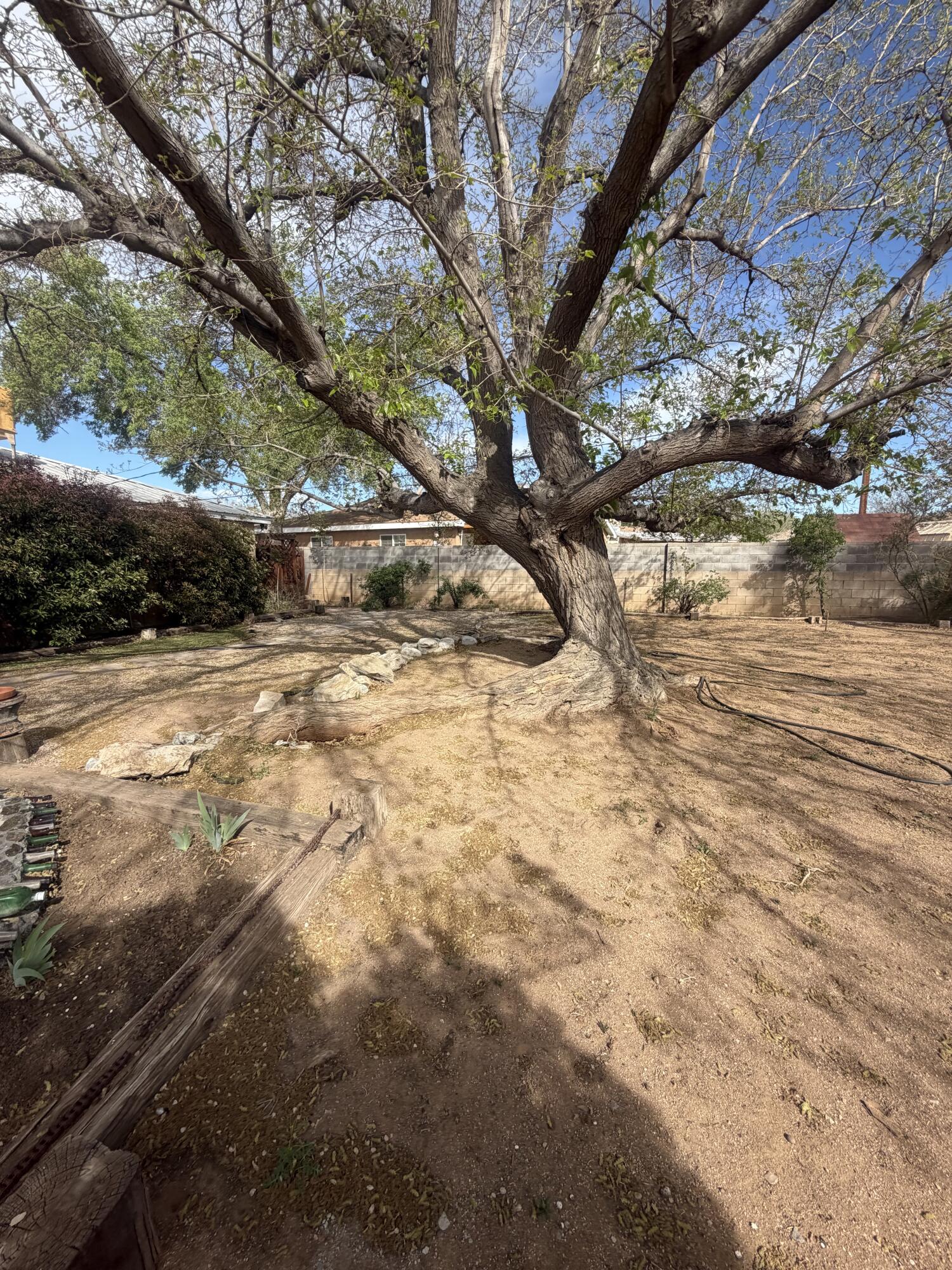 9018 Phoenix Avenue NE