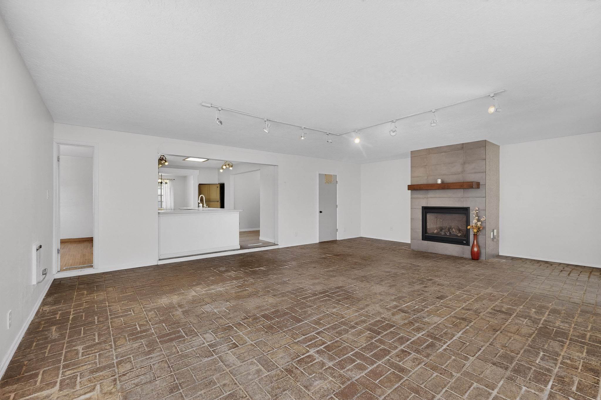 1820 Indiana Street NE