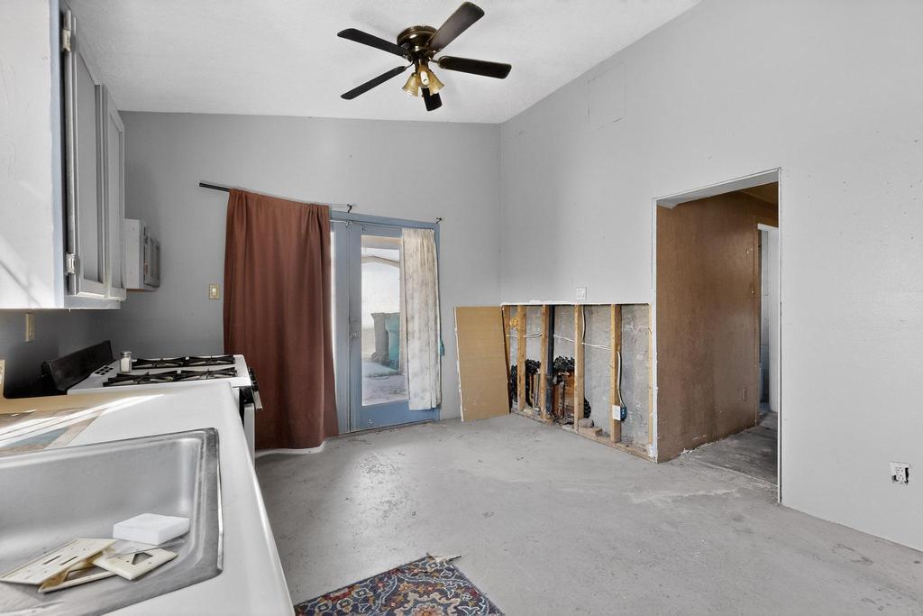 105 Barcelona Circle SW