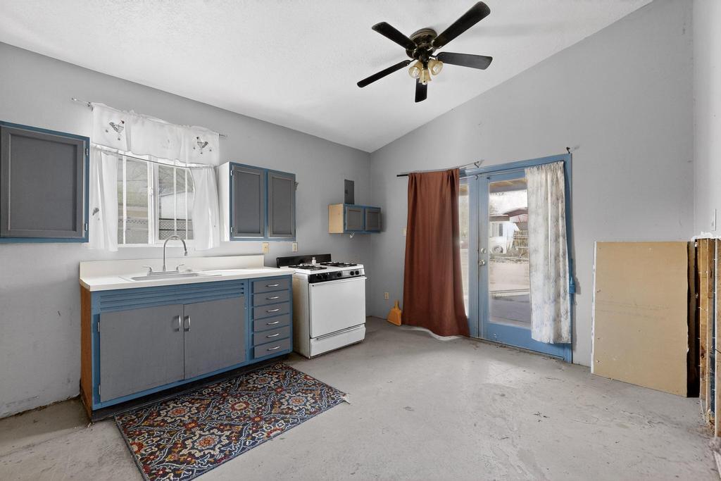 105 Barcelona Circle SW