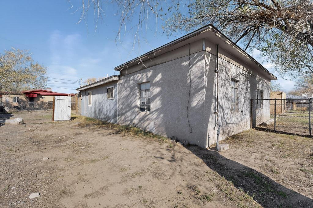 105 Barcelona Circle SW