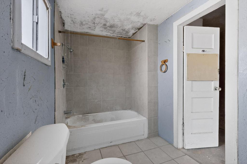 105 Barcelona Circle SW