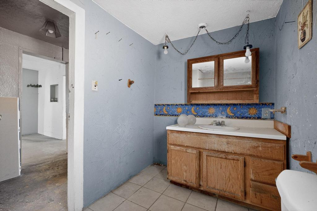 105 Barcelona Circle SW