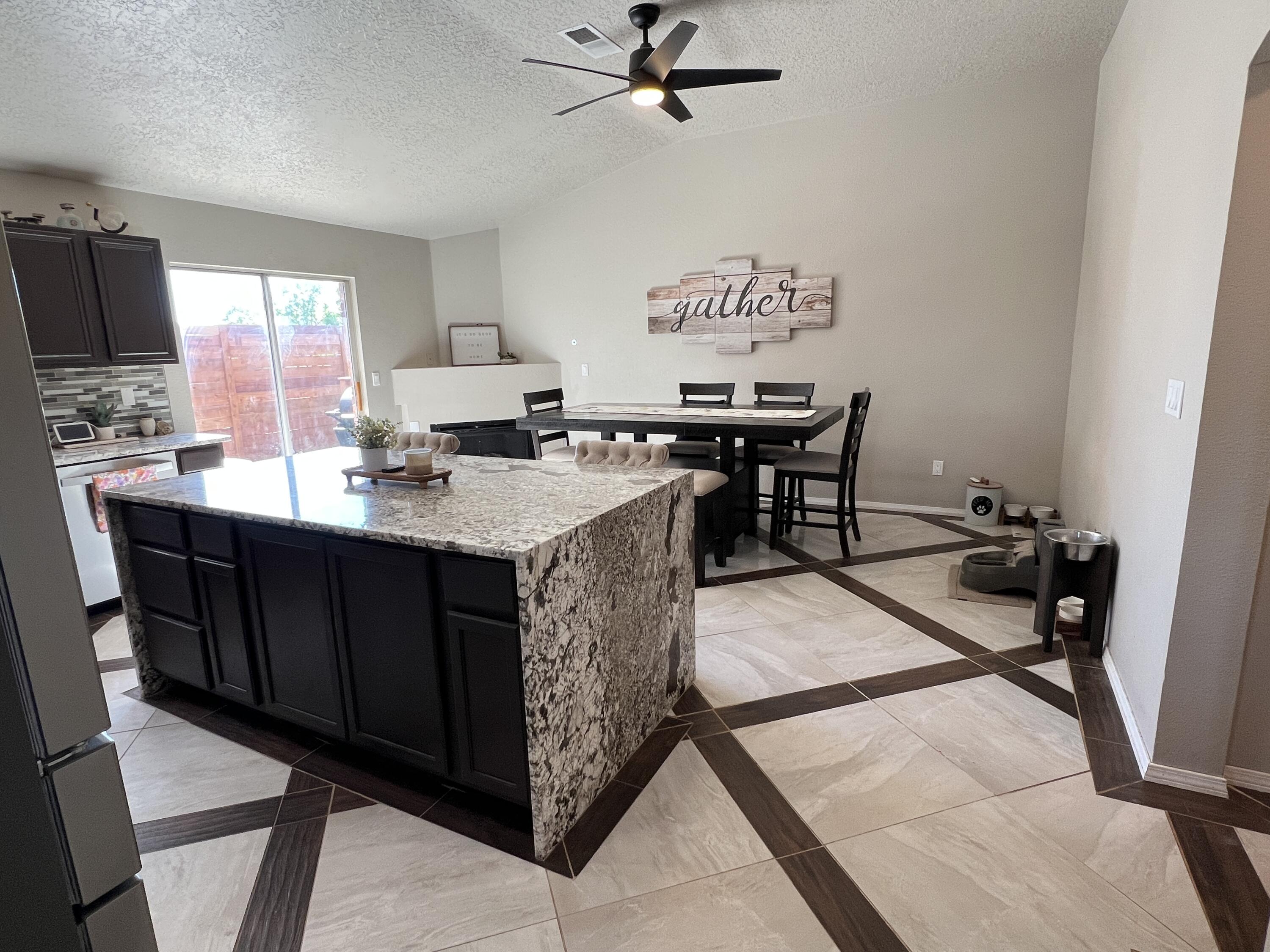 8024 Lyndsi Avenue NW