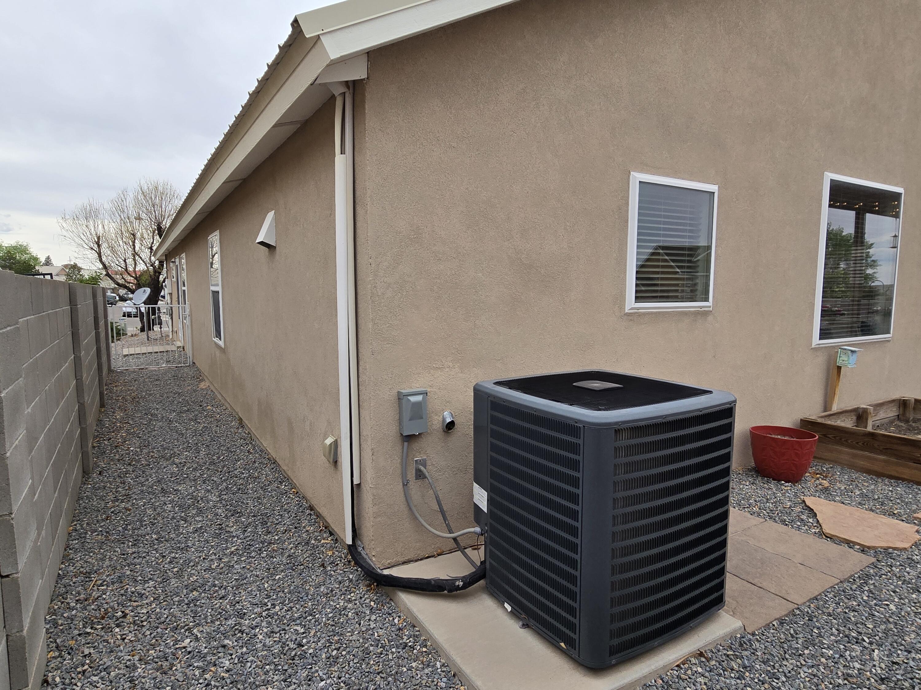 2185 Deer Trail Loop NE