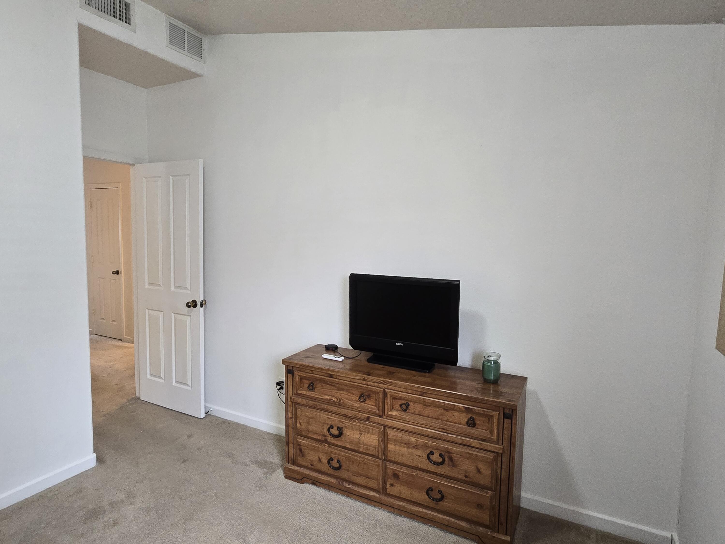 2185 Deer Trail Loop NE