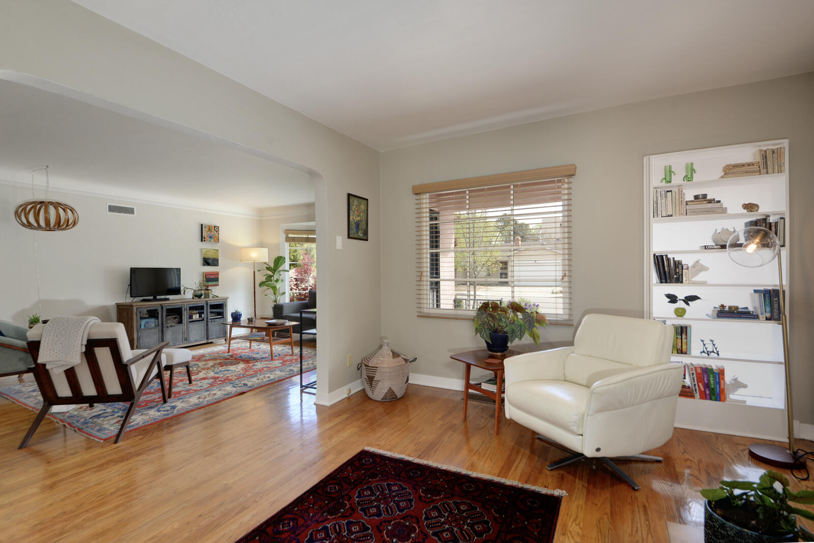 3929 Mesa Verde Avenue NE