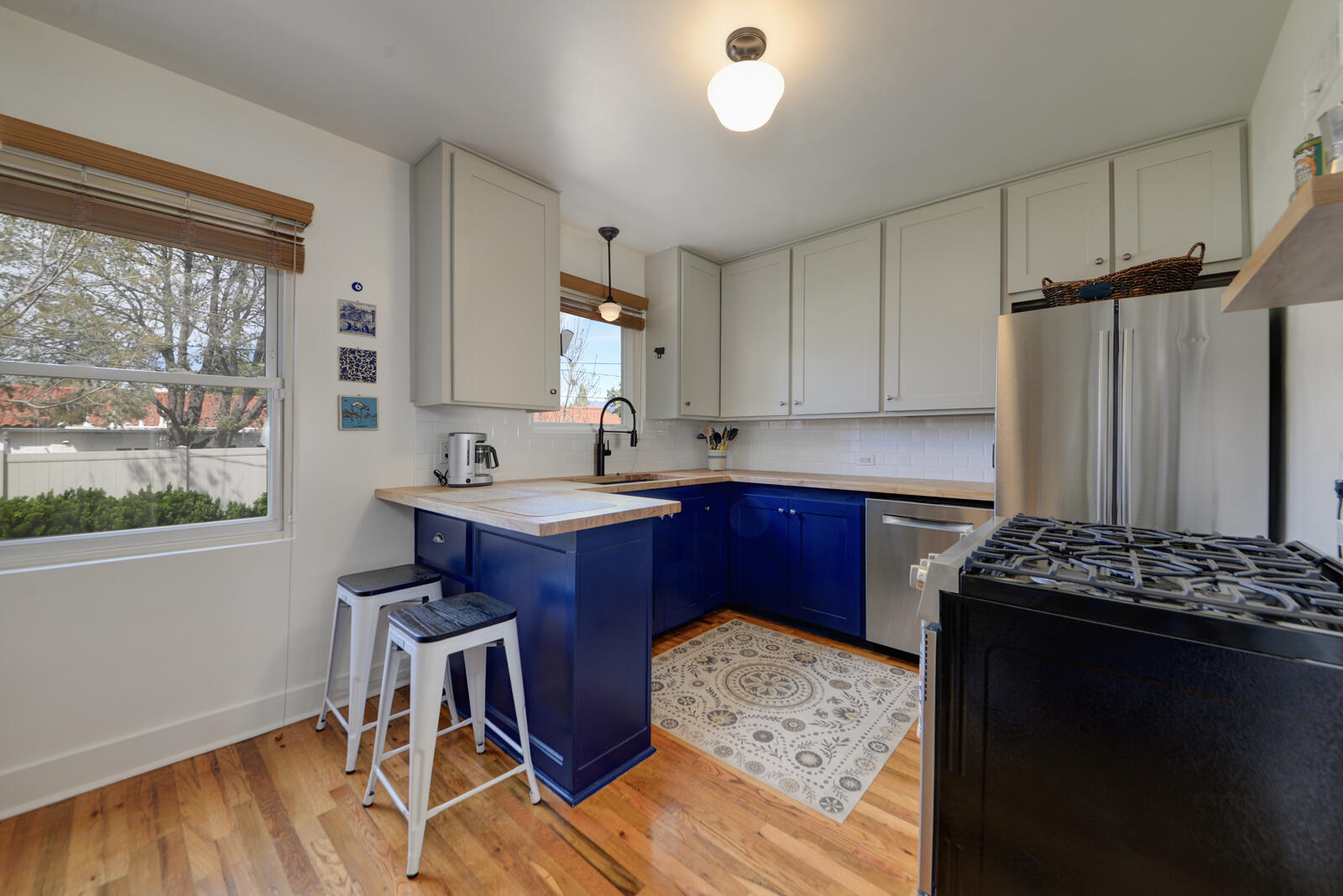 3929 Mesa Verde Avenue NE