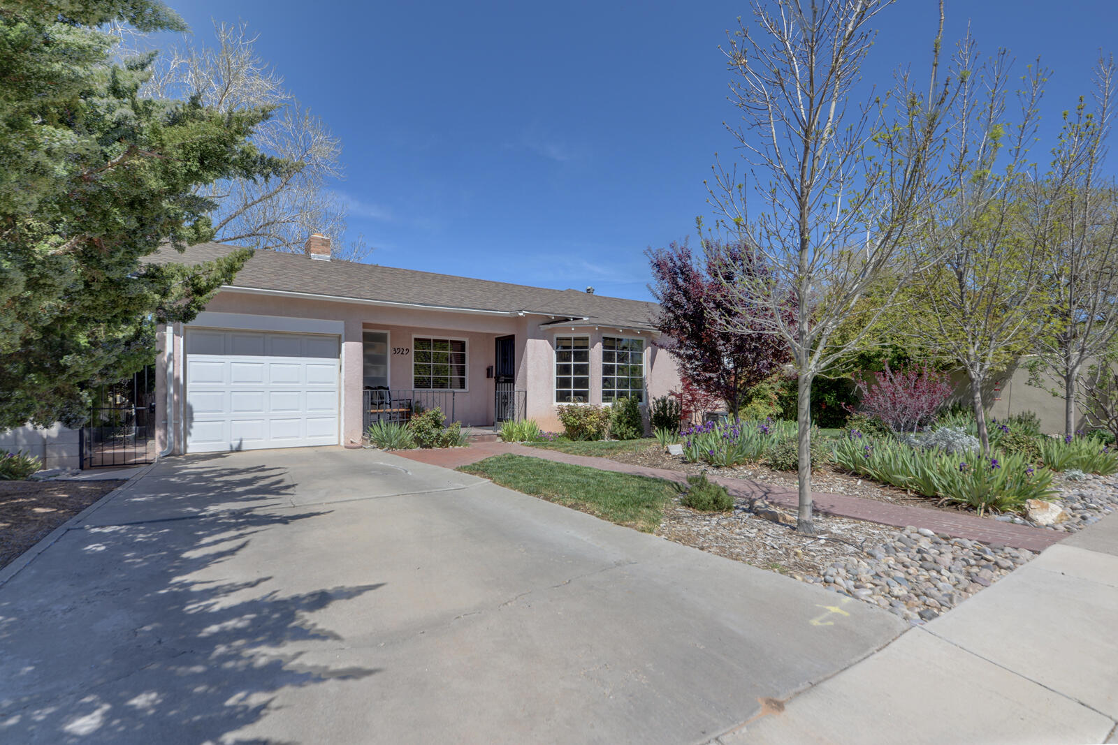 3929 Mesa Verde Avenue NE
