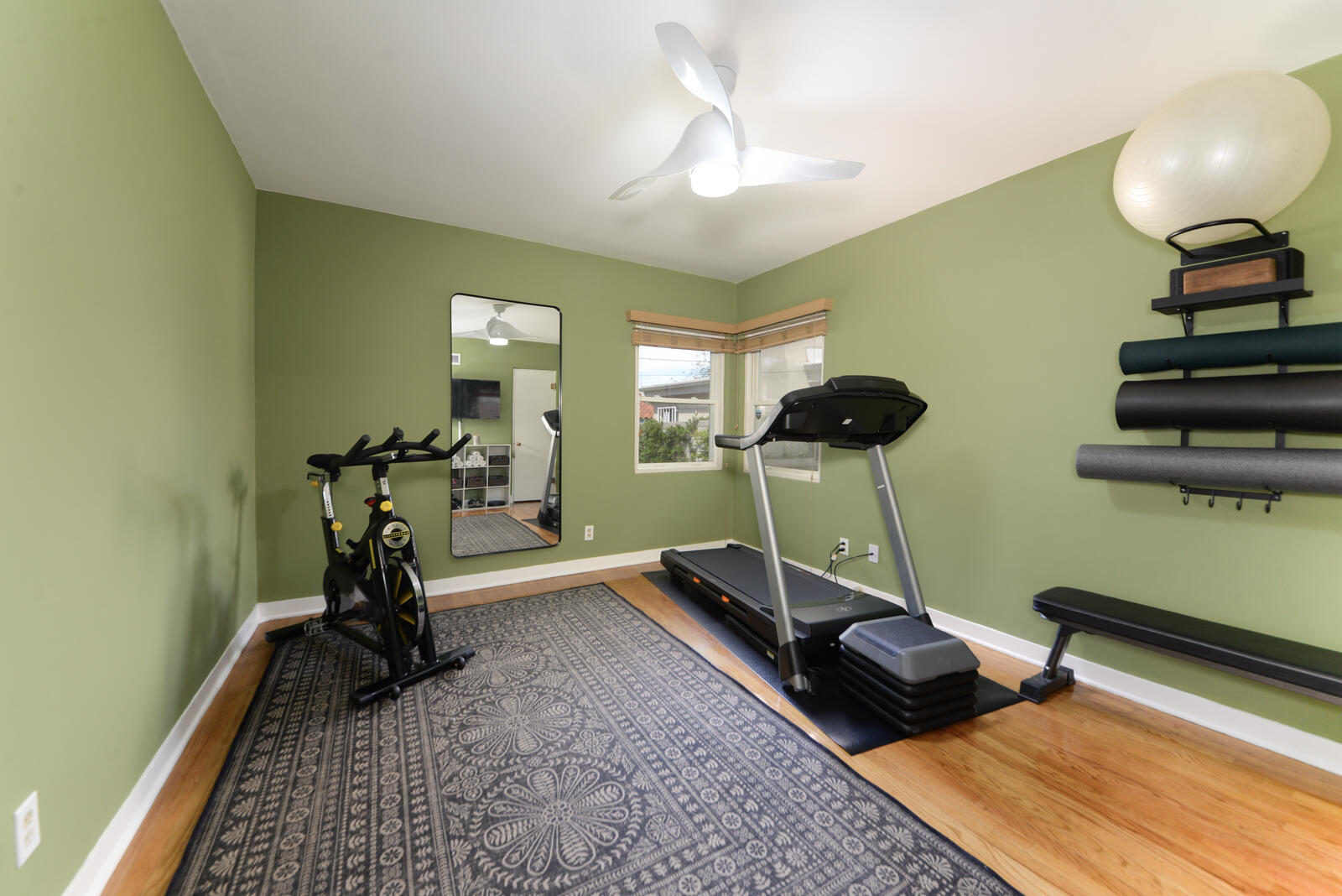 3929 Mesa Verde Avenue NE