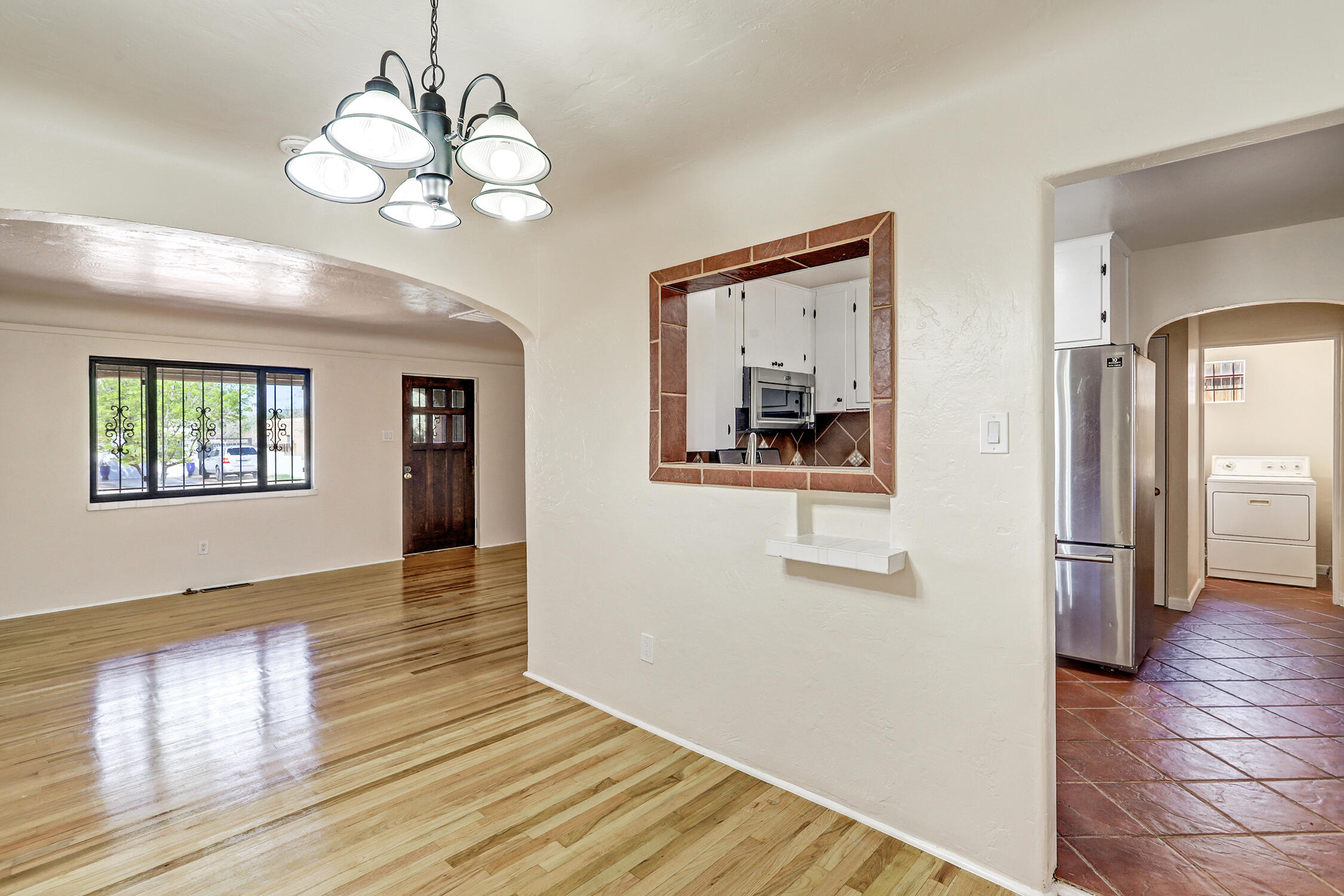 312 Laguayra Drive NE