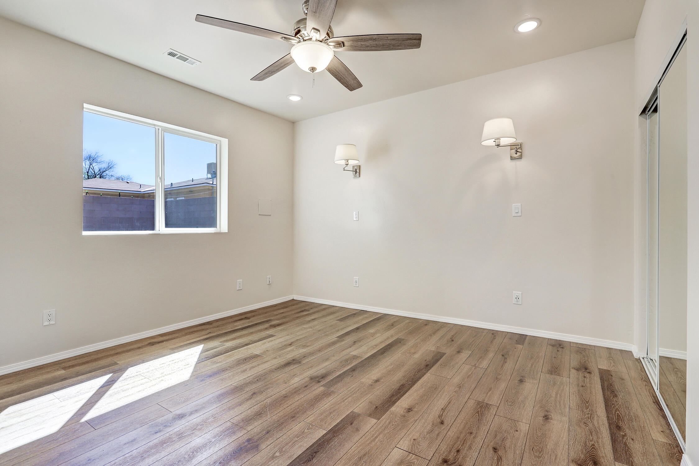 312 Laguayra Drive NE