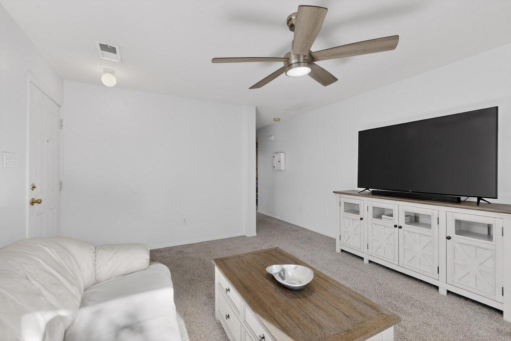 8632 Alta Loma Lane NE