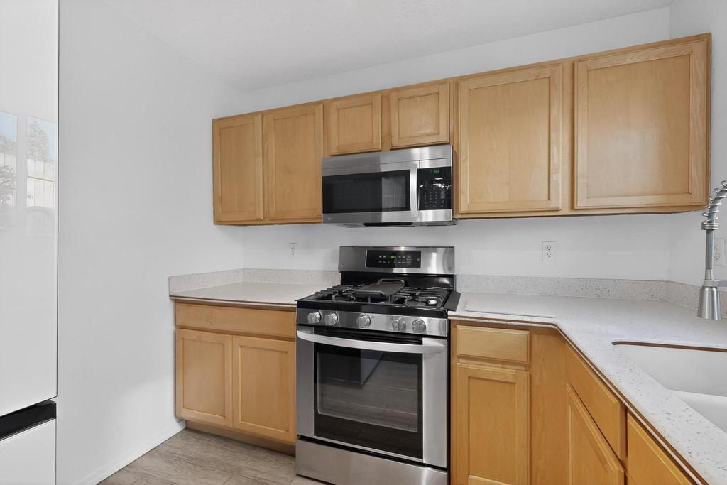 8632 Alta Loma Lane NE