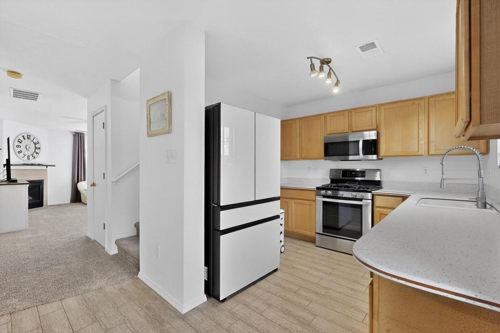 8632 Alta Loma Lane NE