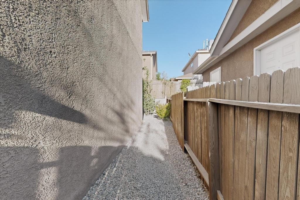 8632 Alta Loma Lane NE