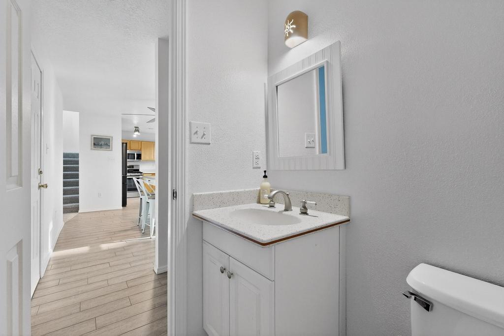 8632 Alta Loma Lane NE
