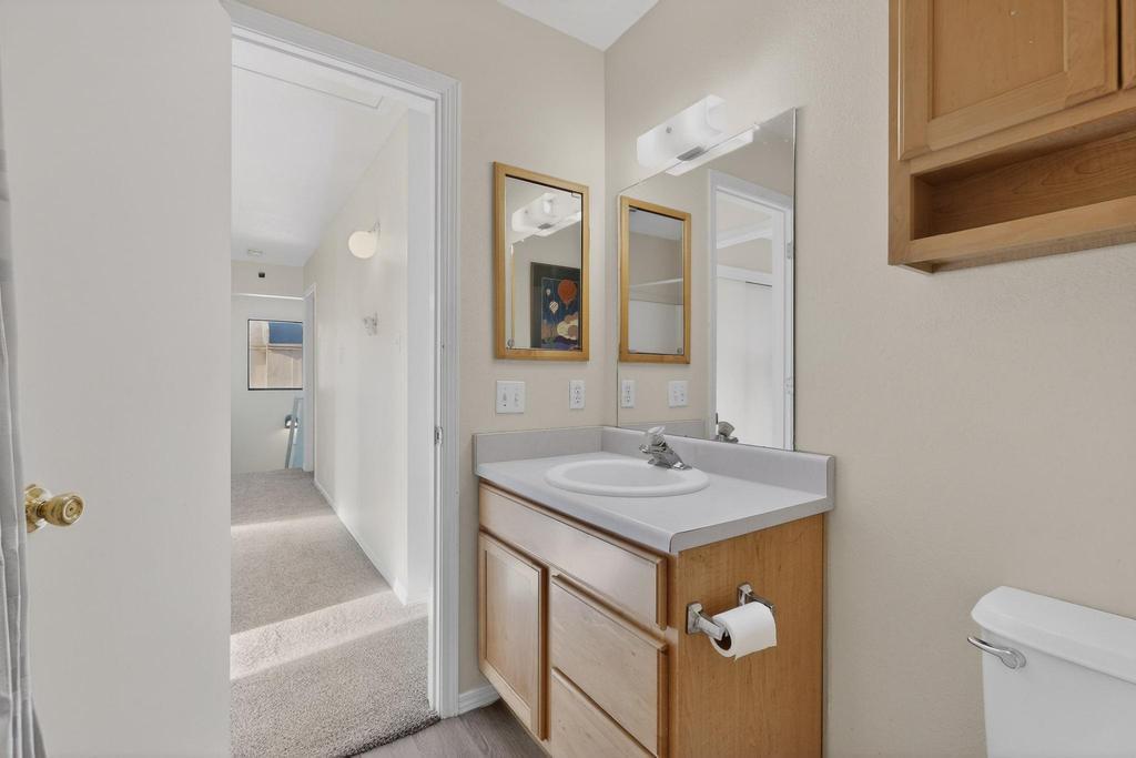 8632 Alta Loma Lane NE