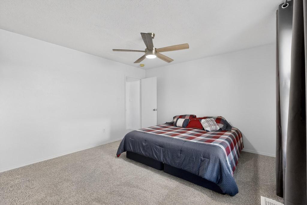8632 Alta Loma Lane NE