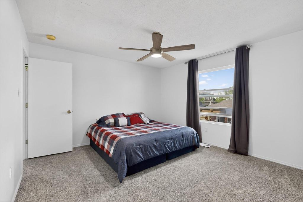 8632 Alta Loma Lane NE