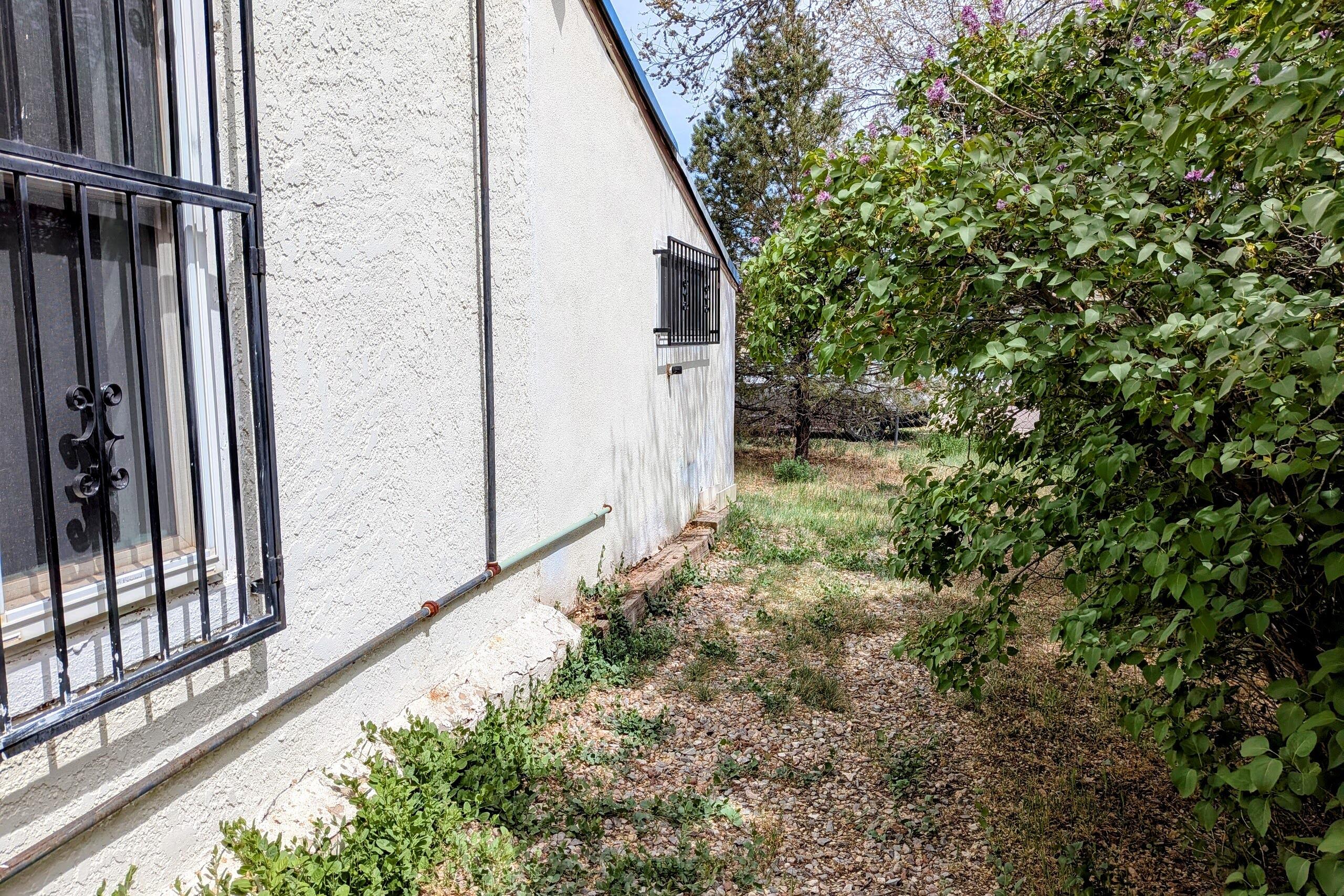 105 S Roosevelt Avenue