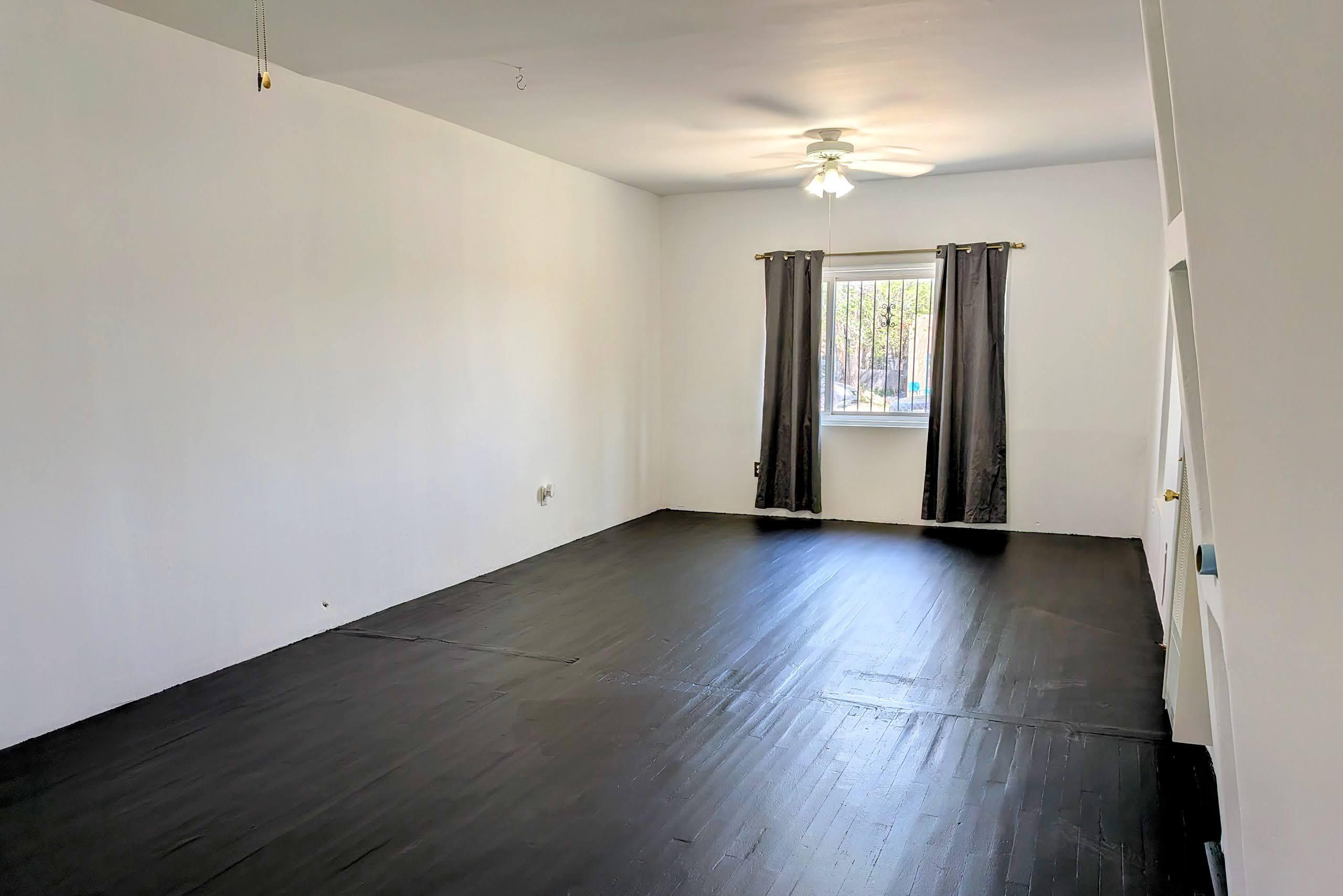 105 S Roosevelt Avenue