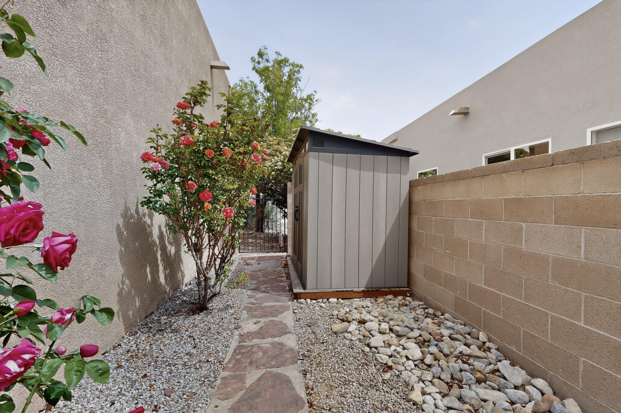 4112 Rancho Gusto NW