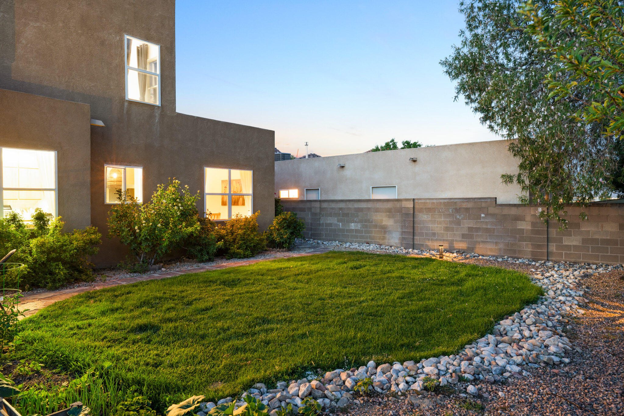 4112 Rancho Gusto NW