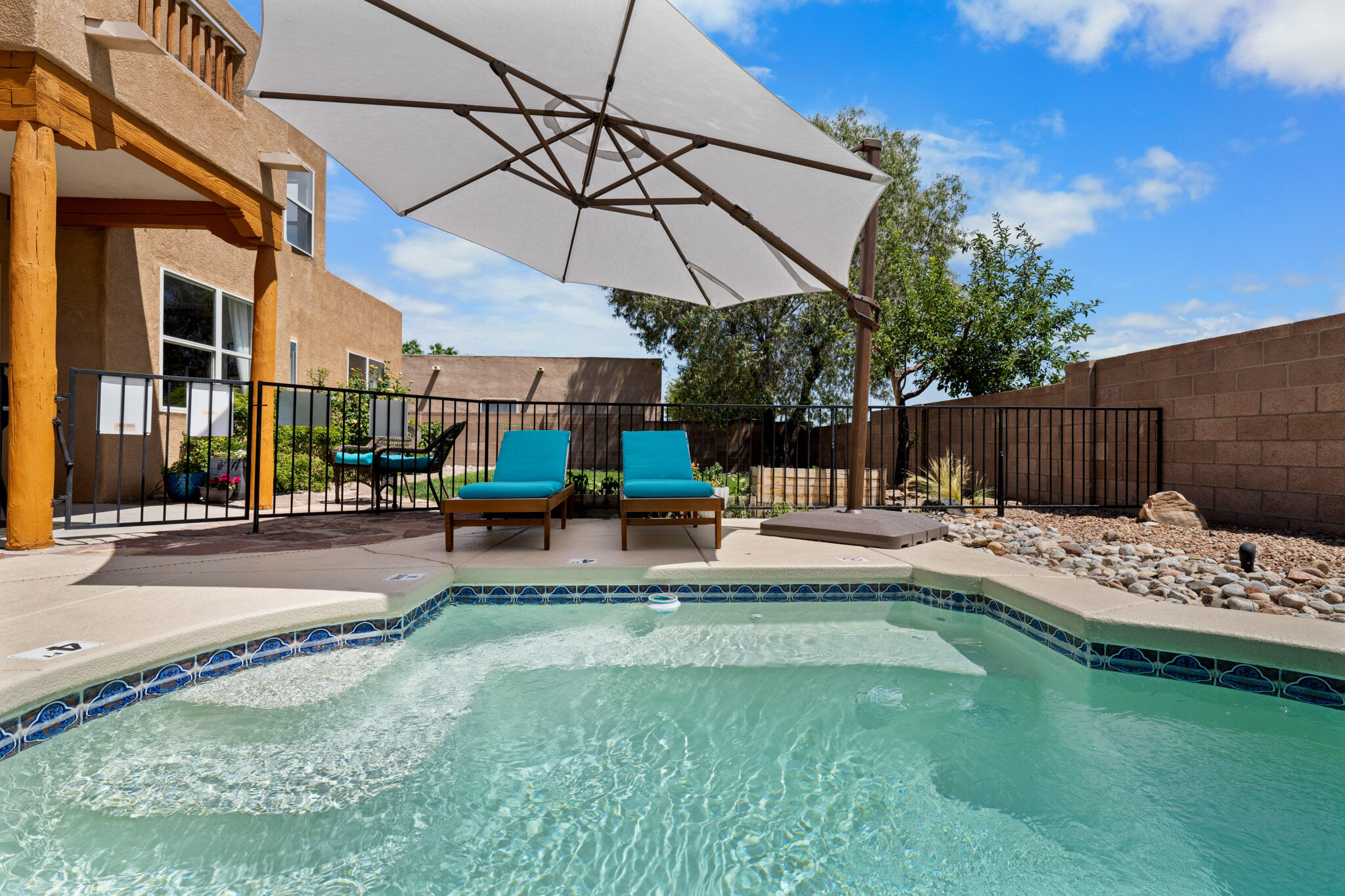 4112 Rancho Gusto NW