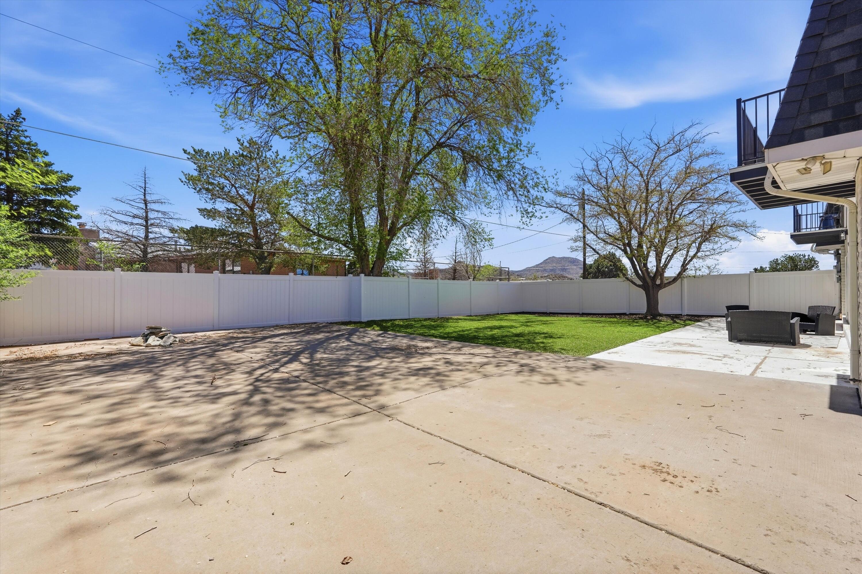200 Sharon Drive NE