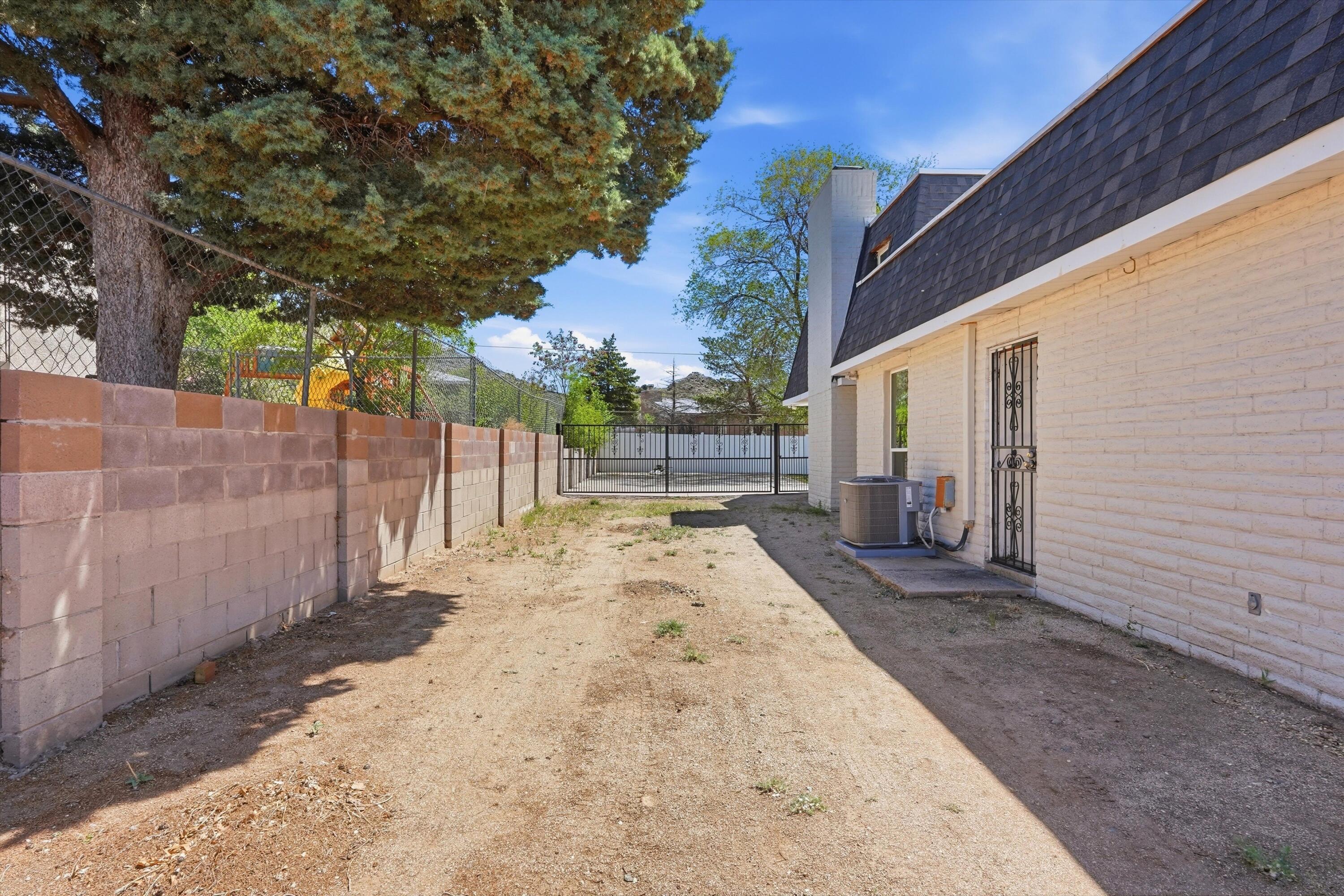 200 Sharon Drive NE