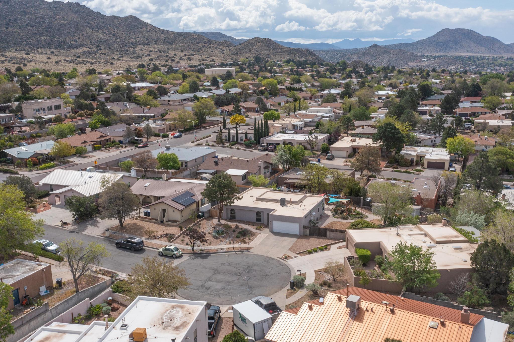 14208 Turner Court NE