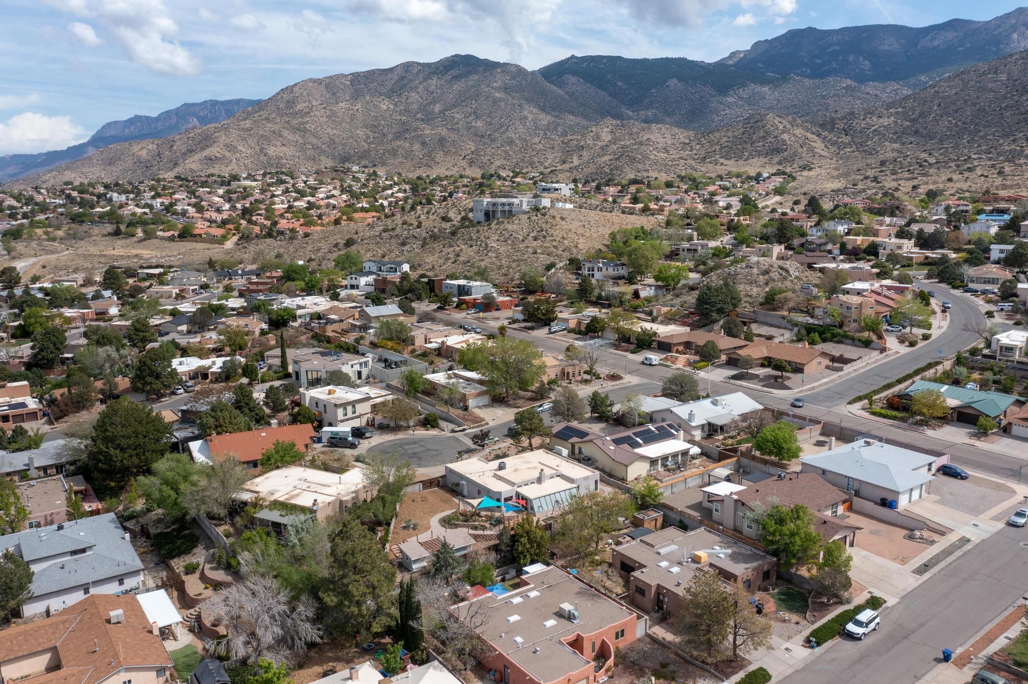 14208 Turner Court NE