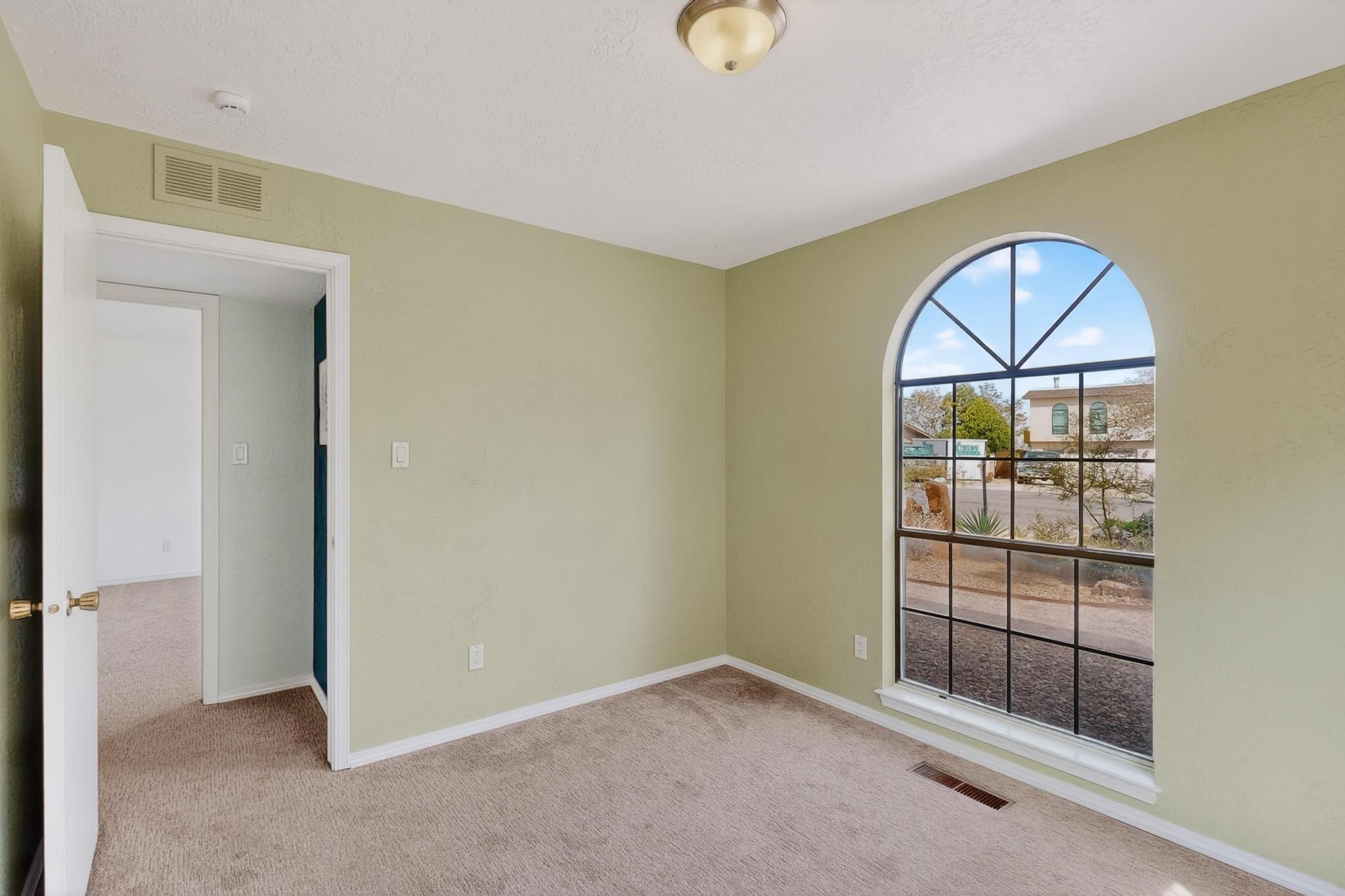 14208 Turner Court NE